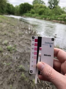 A smartphone app does color matching to get a more precise nitrate reading